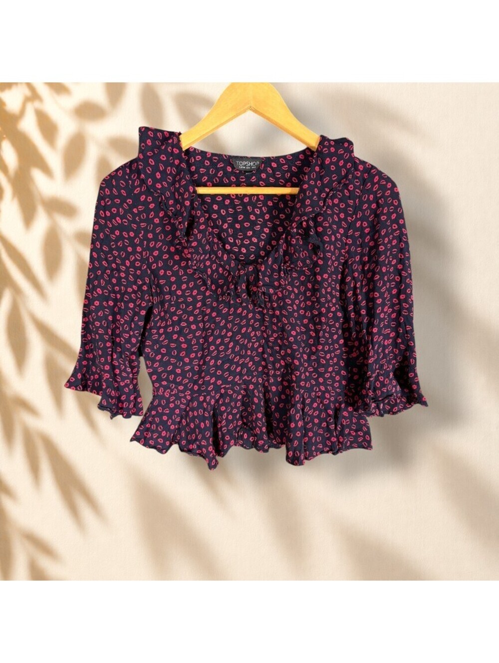 Topshop Cropped Top Women 2 Blue Graphic Print 3/4 Sleeve V-Neck Casual Pullover